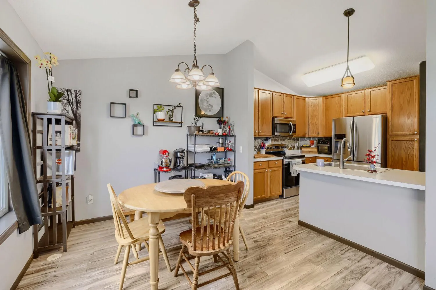 Photo 10 of 15663 Finch Avenue