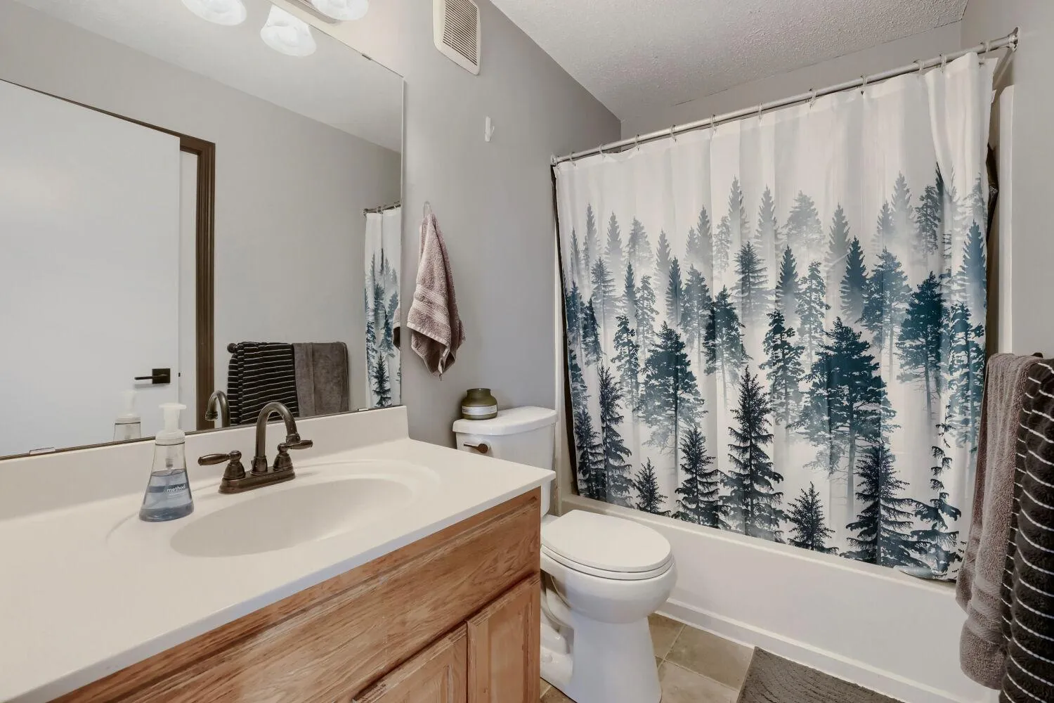 Photo 17 of 15663 Finch Avenue
