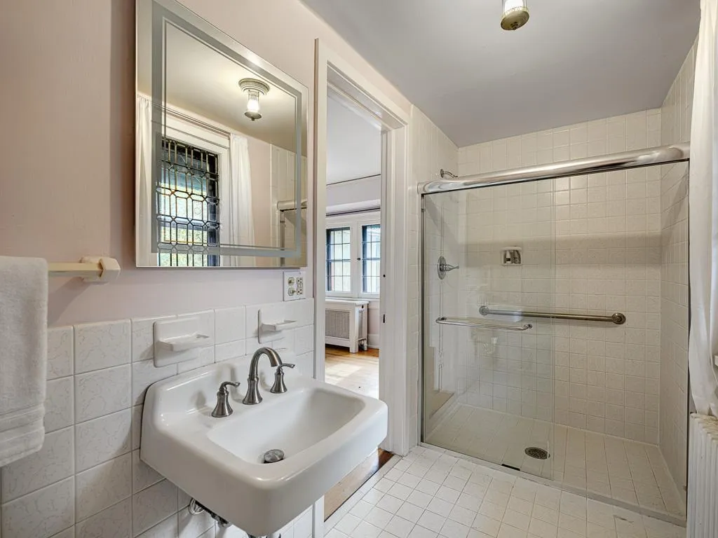 Photo 51 of 754 Linwood Avenue