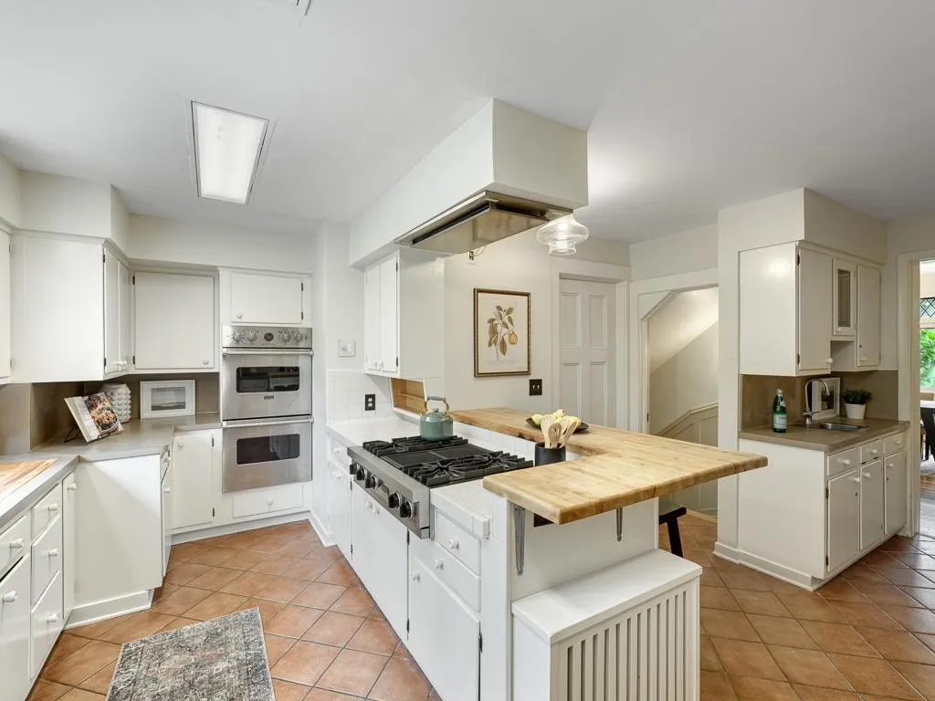 Photo 18 of 754 Linwood Avenue