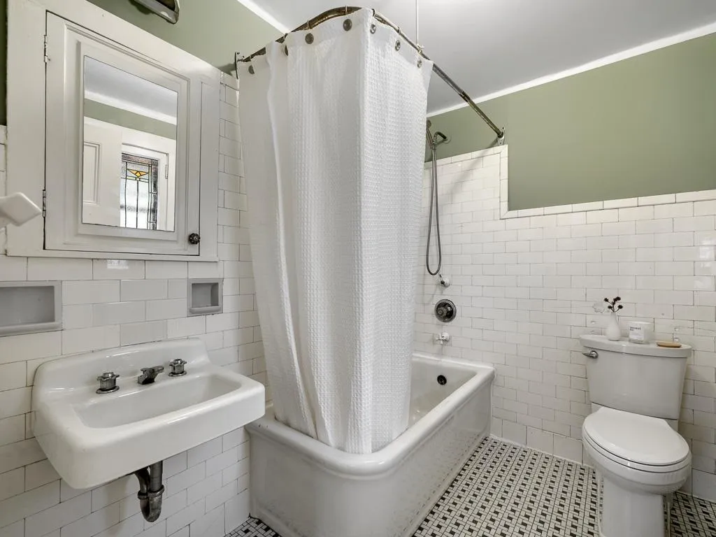 Photo 37 of 754 Linwood Avenue