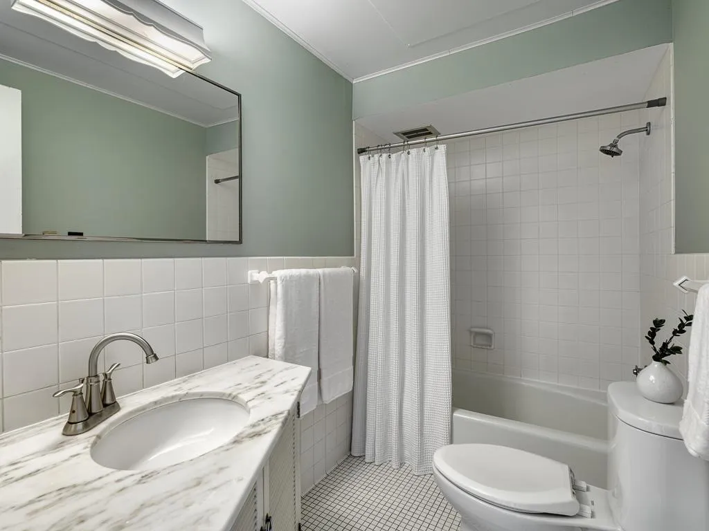 Photo 17 of 754 Linwood Avenue