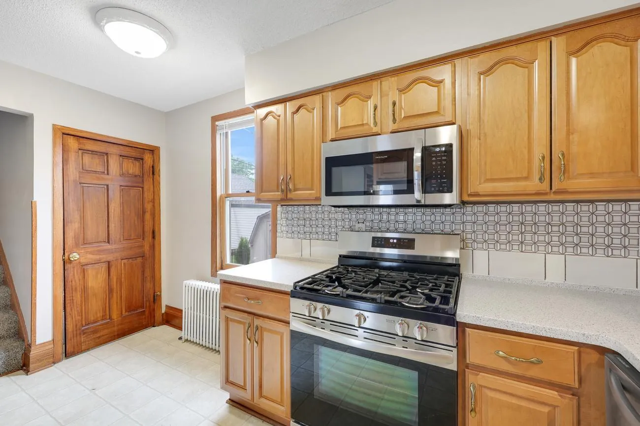 Photo 13 of 129 W 33rd Street