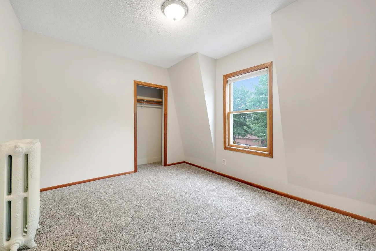 Photo 19 of 129 W 33rd Street