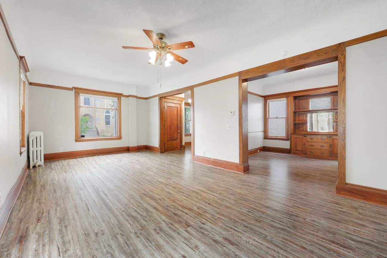 Photo 6 of 129 W 33rd Street