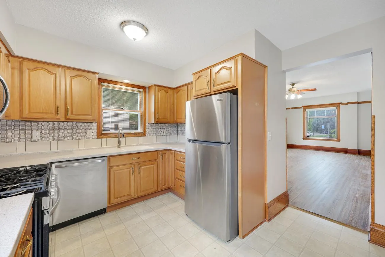 Photo 12 of 129 W 33rd Street