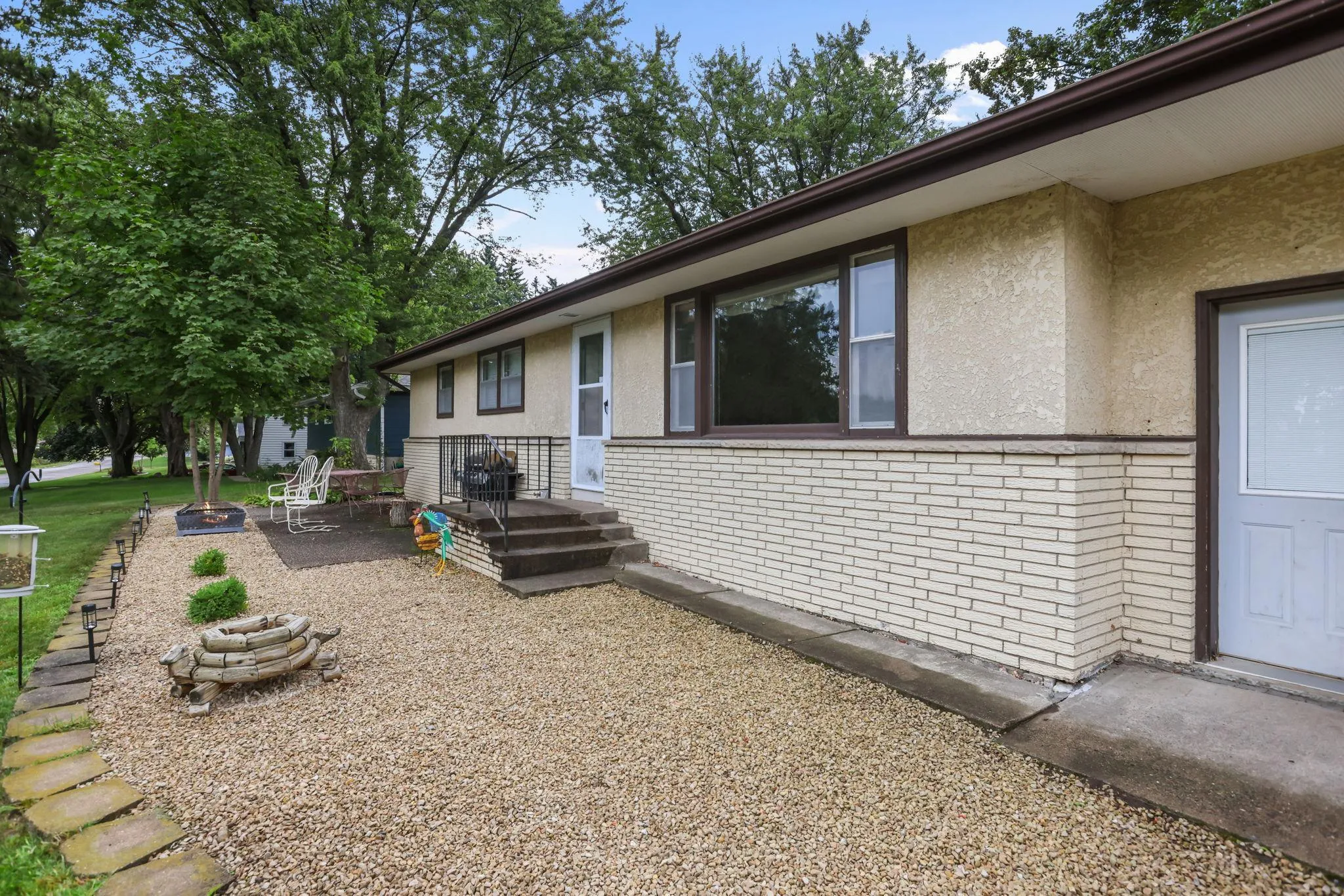 Photo 40 of 21609 Ahlstrom Avenue