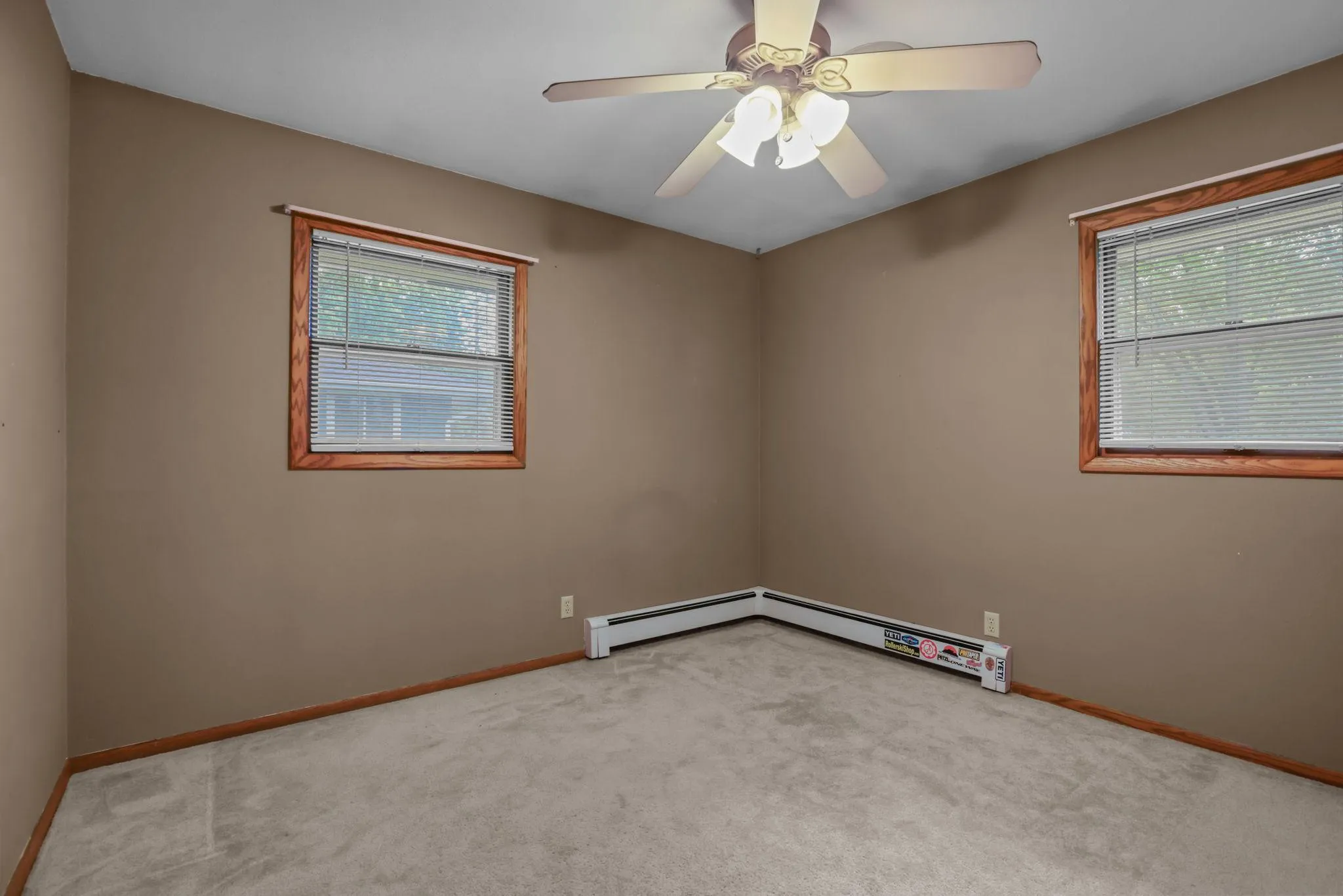 Photo 18 of 21609 Ahlstrom Avenue