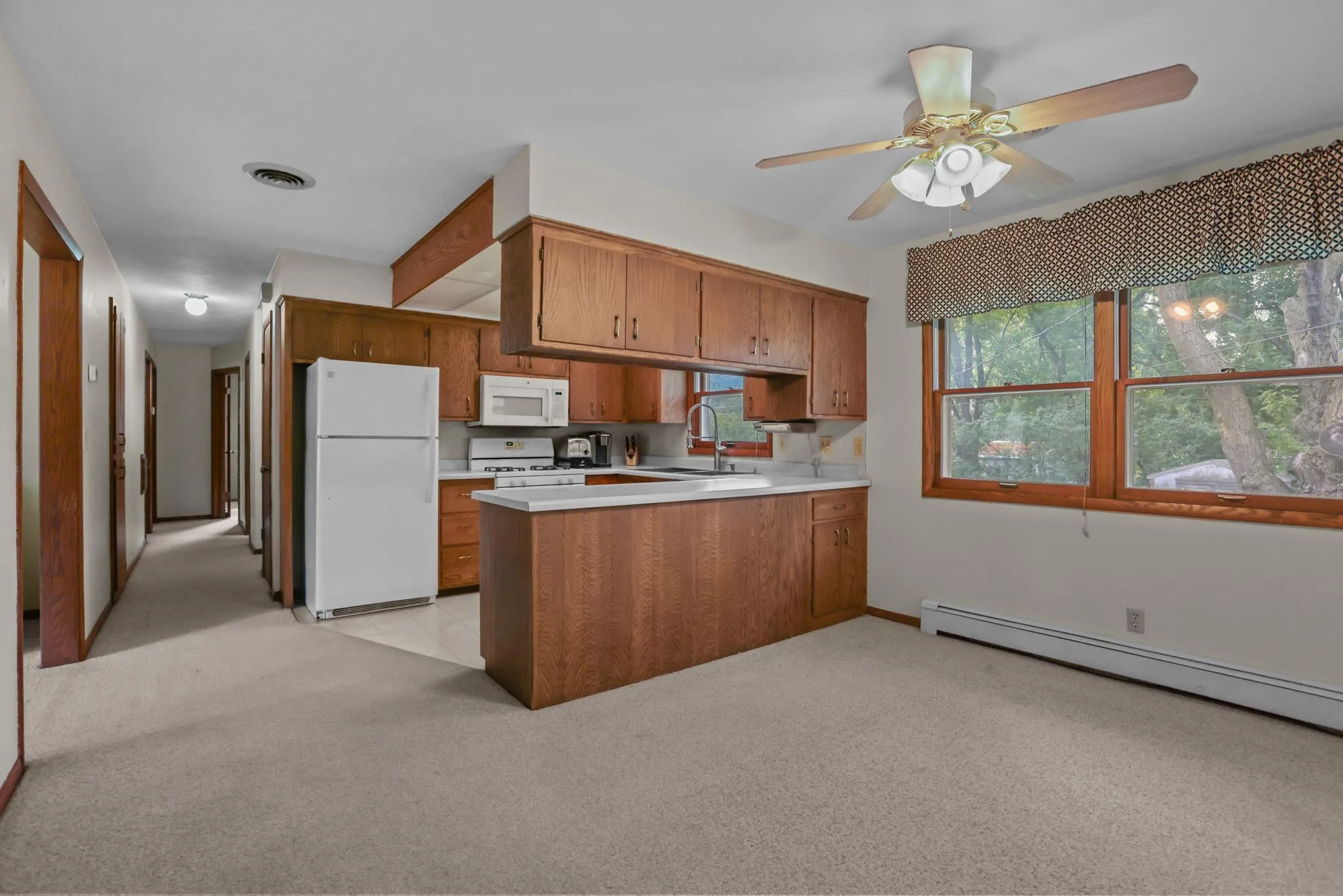 Photo 12 of 21609 Ahlstrom Avenue