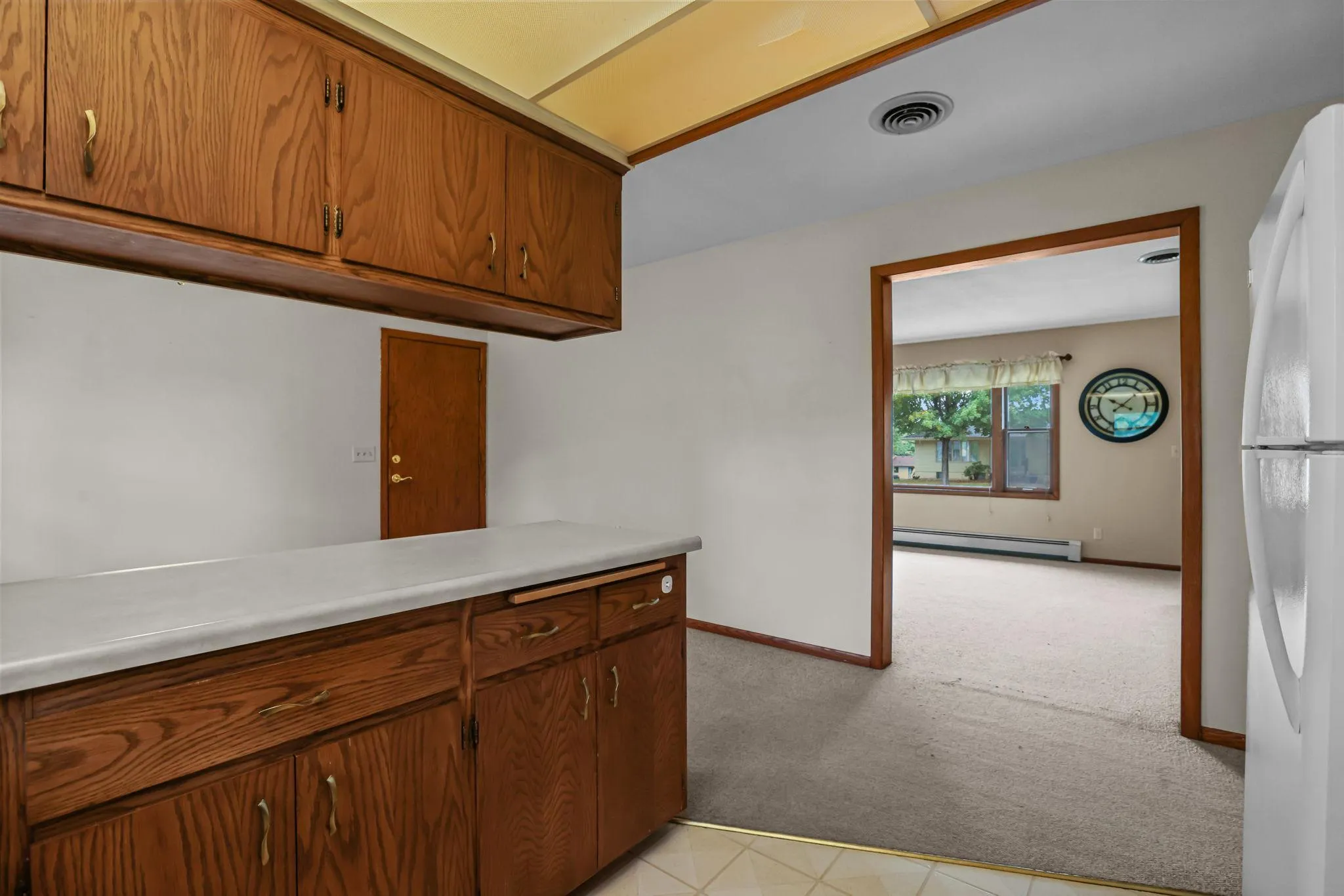 Photo 9 of 21609 Ahlstrom Avenue
