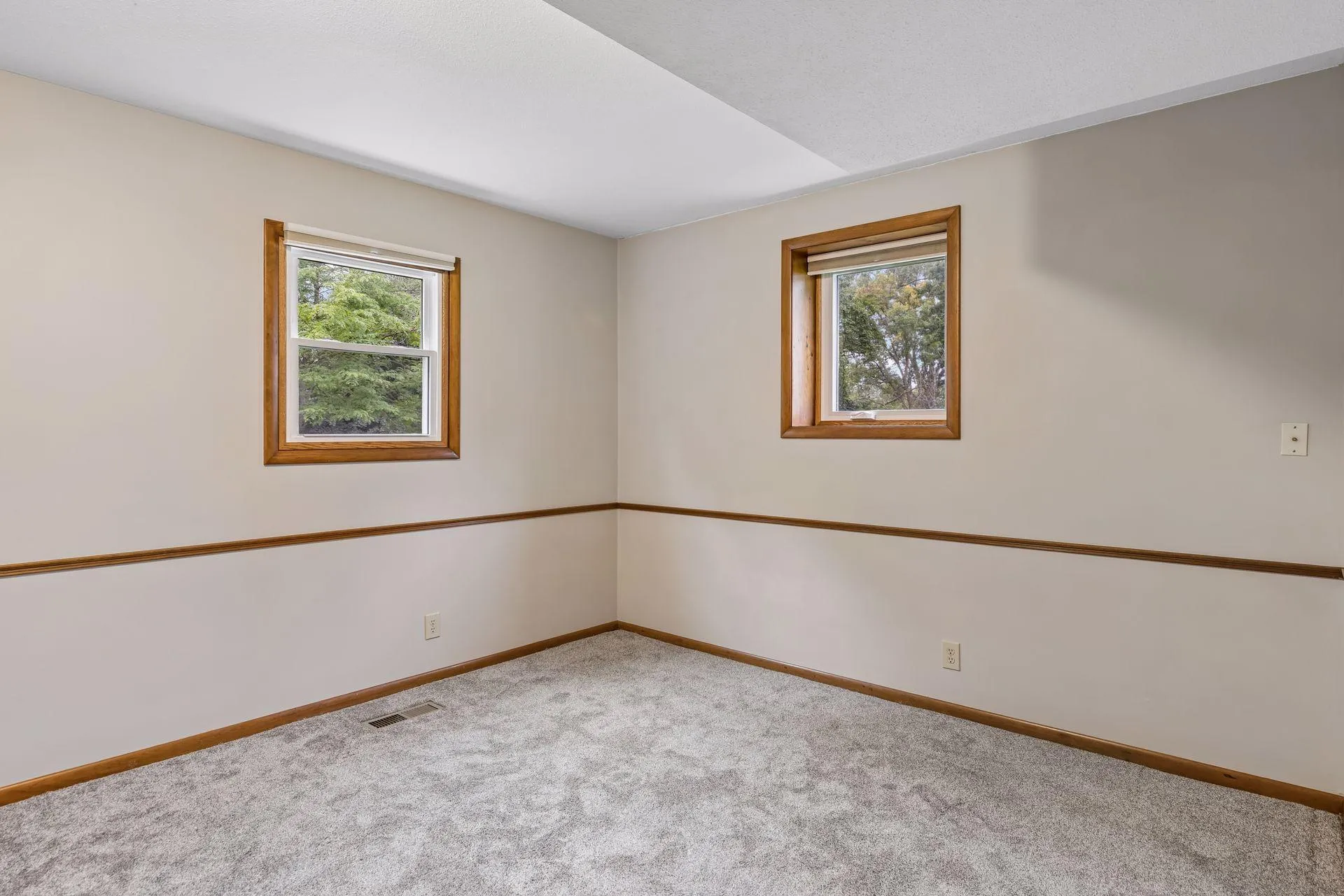 Photo 11 of 245 Glenmoor Lane