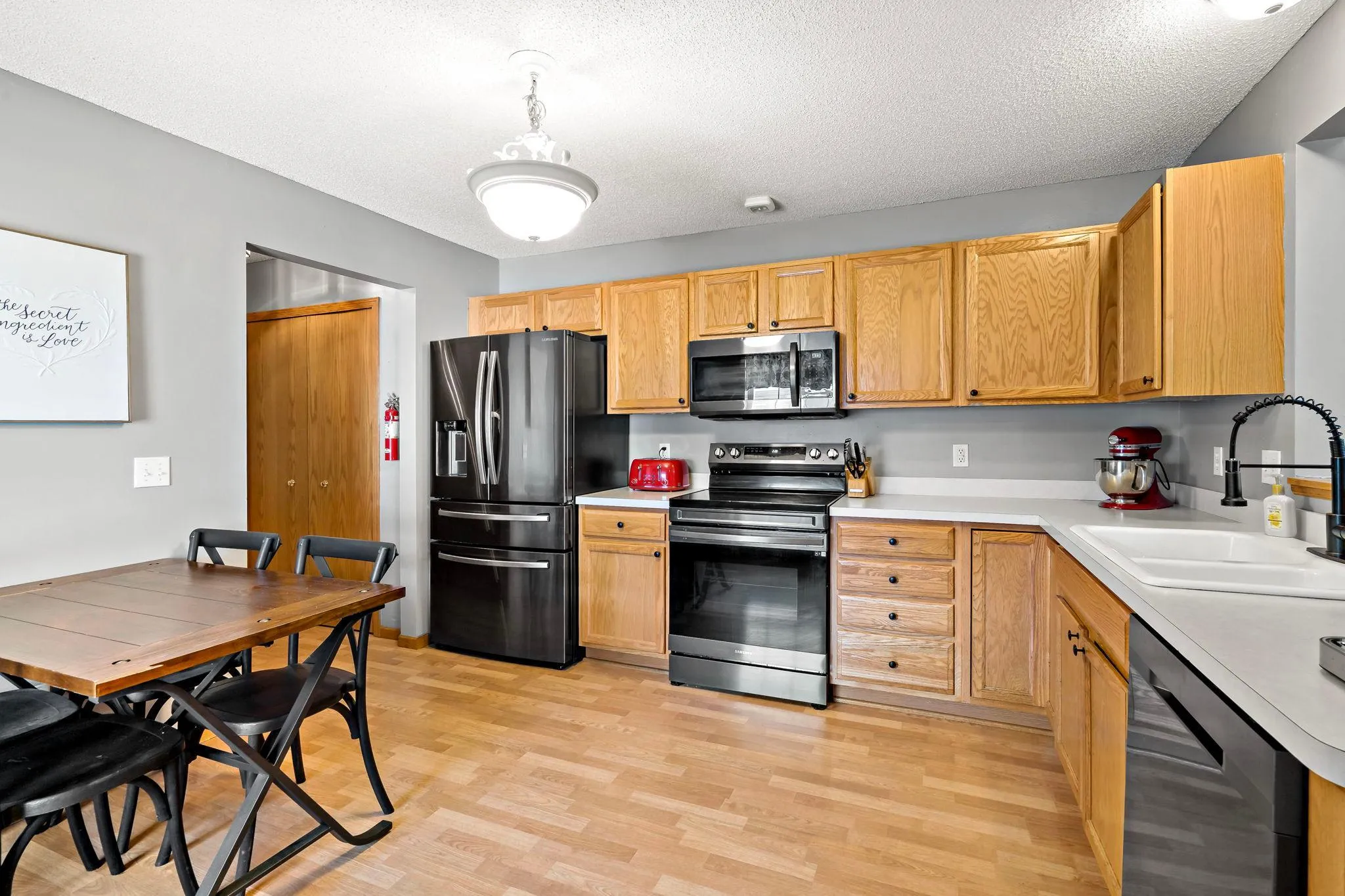 Photo 13 of 7936 Pinnacle Ne Avenue