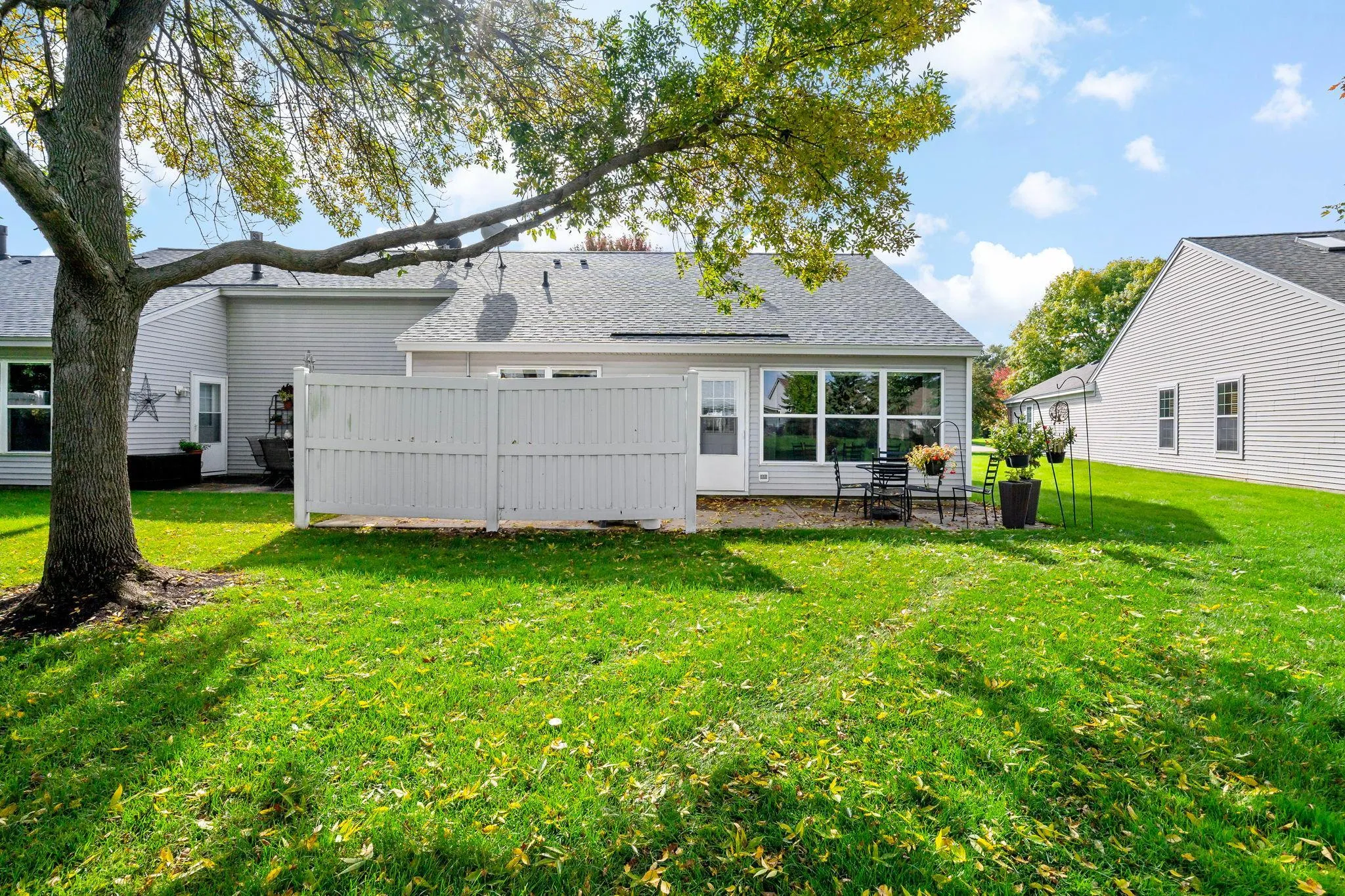 Photo 4 of 7936 Pinnacle Ne Avenue