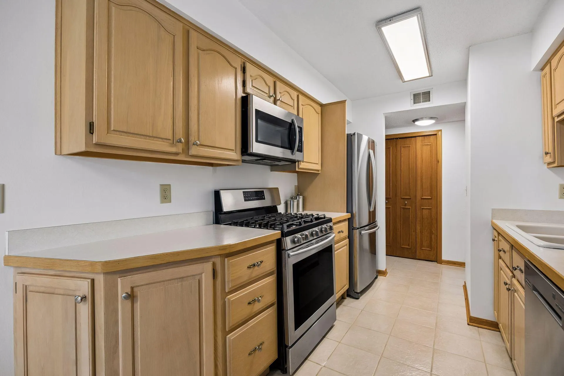 Photo 16 of 2400 Interlachen Road Unit 119