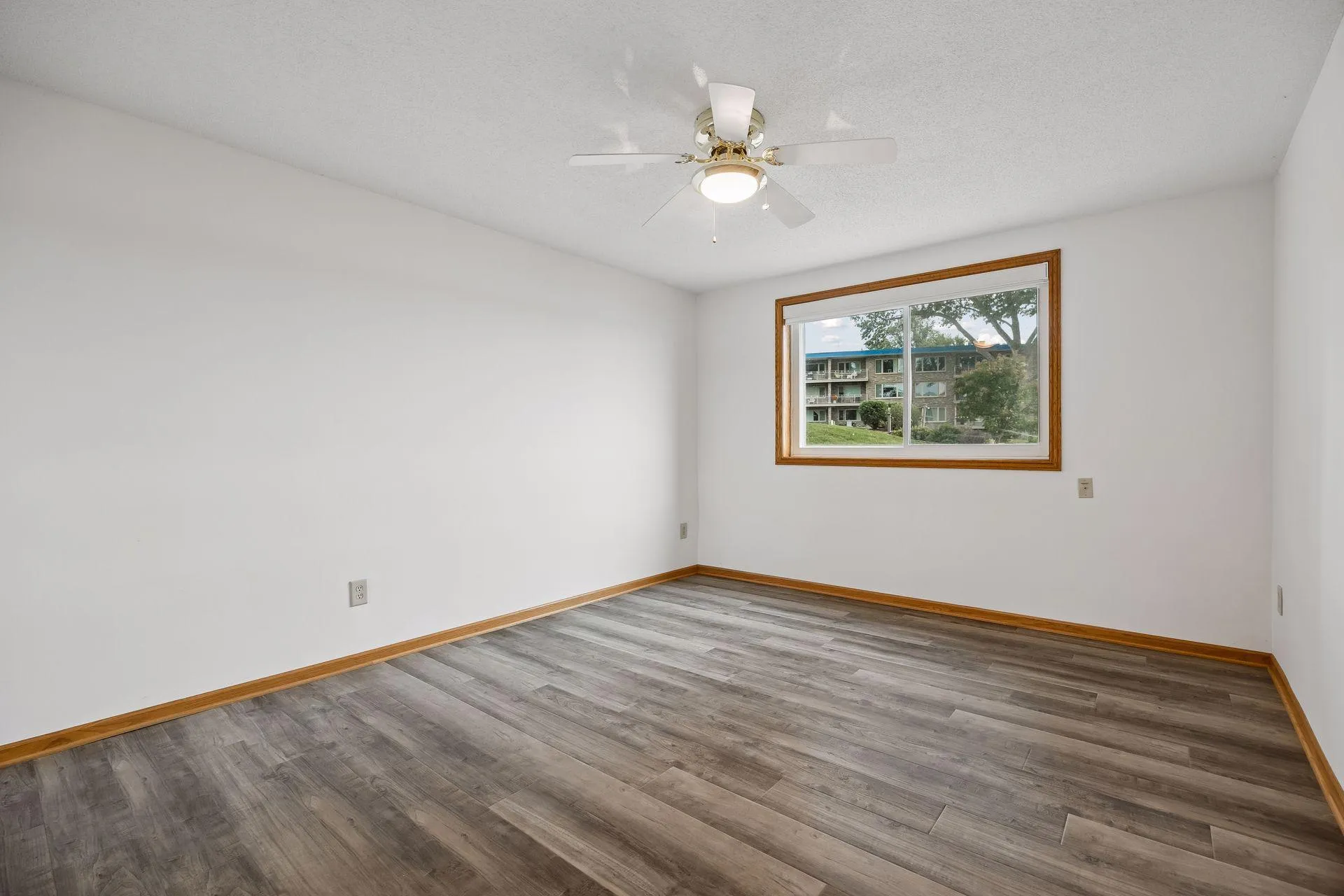 Photo 21 of 2400 Interlachen Road Unit 119