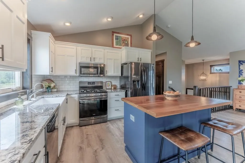 Photo 6 of 1623 72nd Avenue