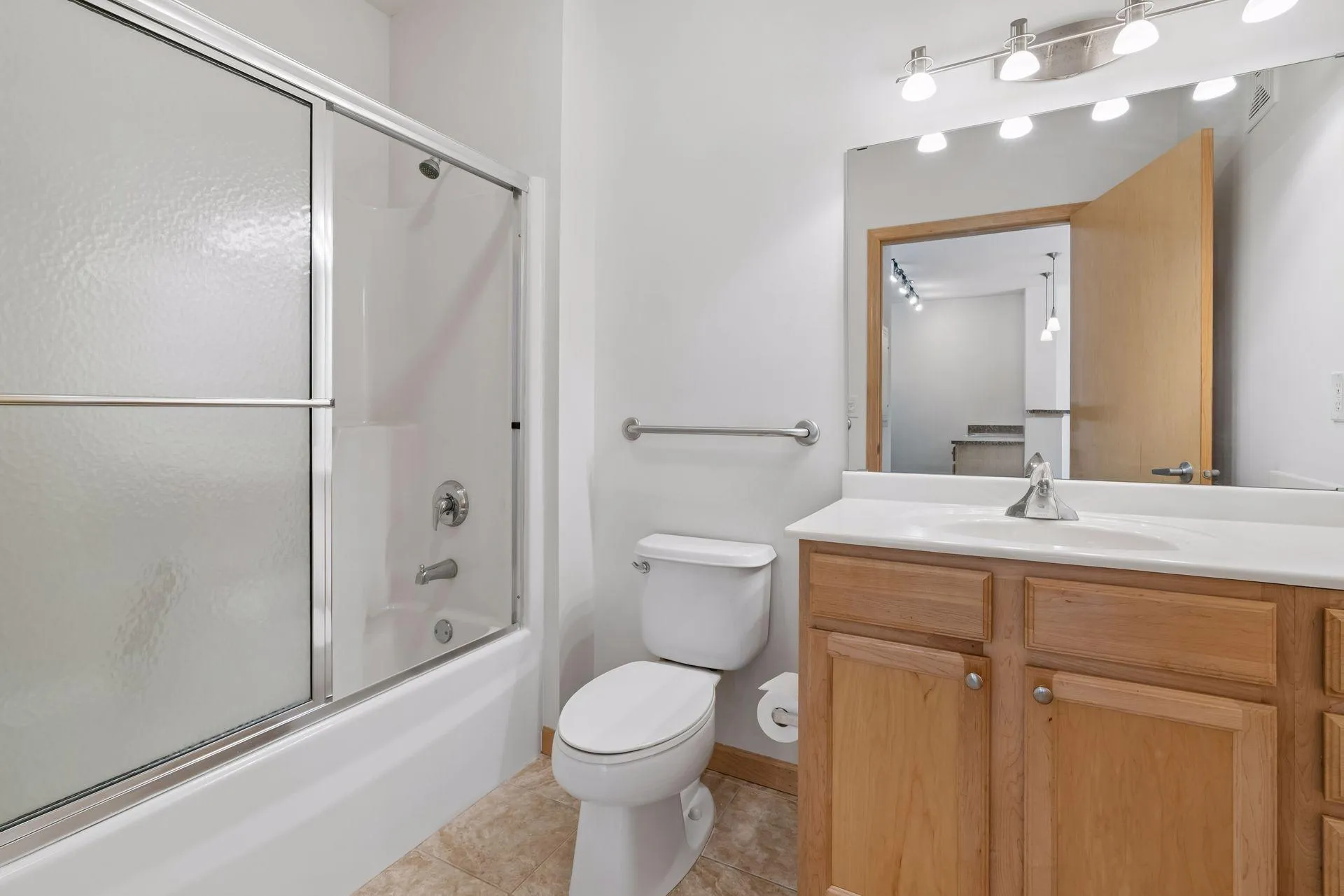 Photo 14 of 7600 Lyndale S Avenue Unit 204