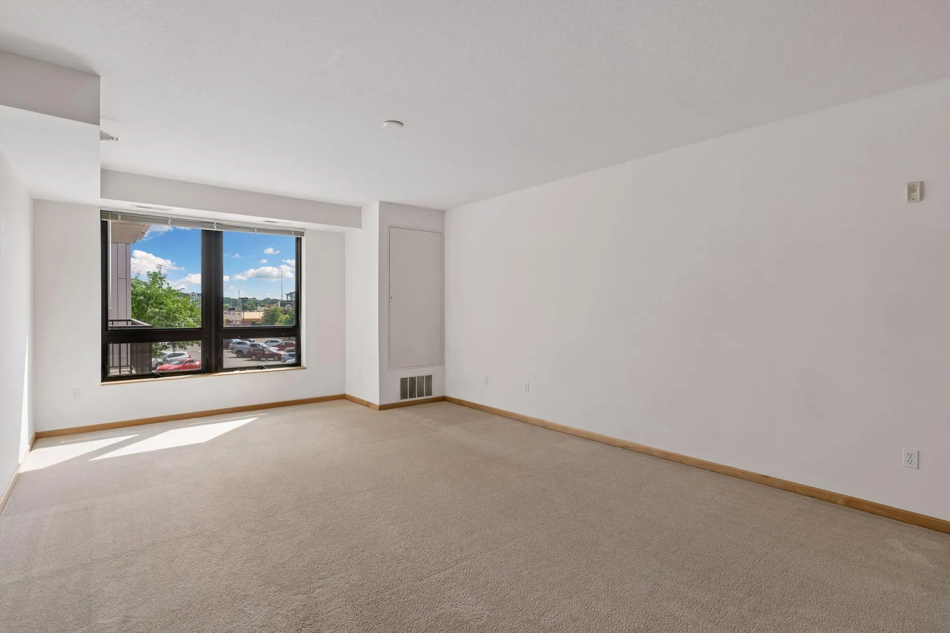 Photo 4 of 7600 Lyndale S Avenue Unit 204