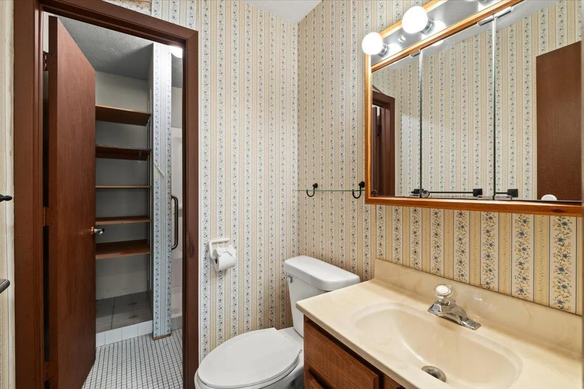 Photo 14 of 3421 Kent Street Unit 601