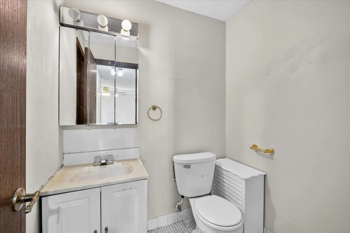 Photo 19 of 3421 Kent Street Unit 601