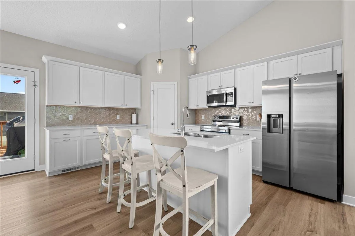 Photo 3 of 1238 Compton Avenue