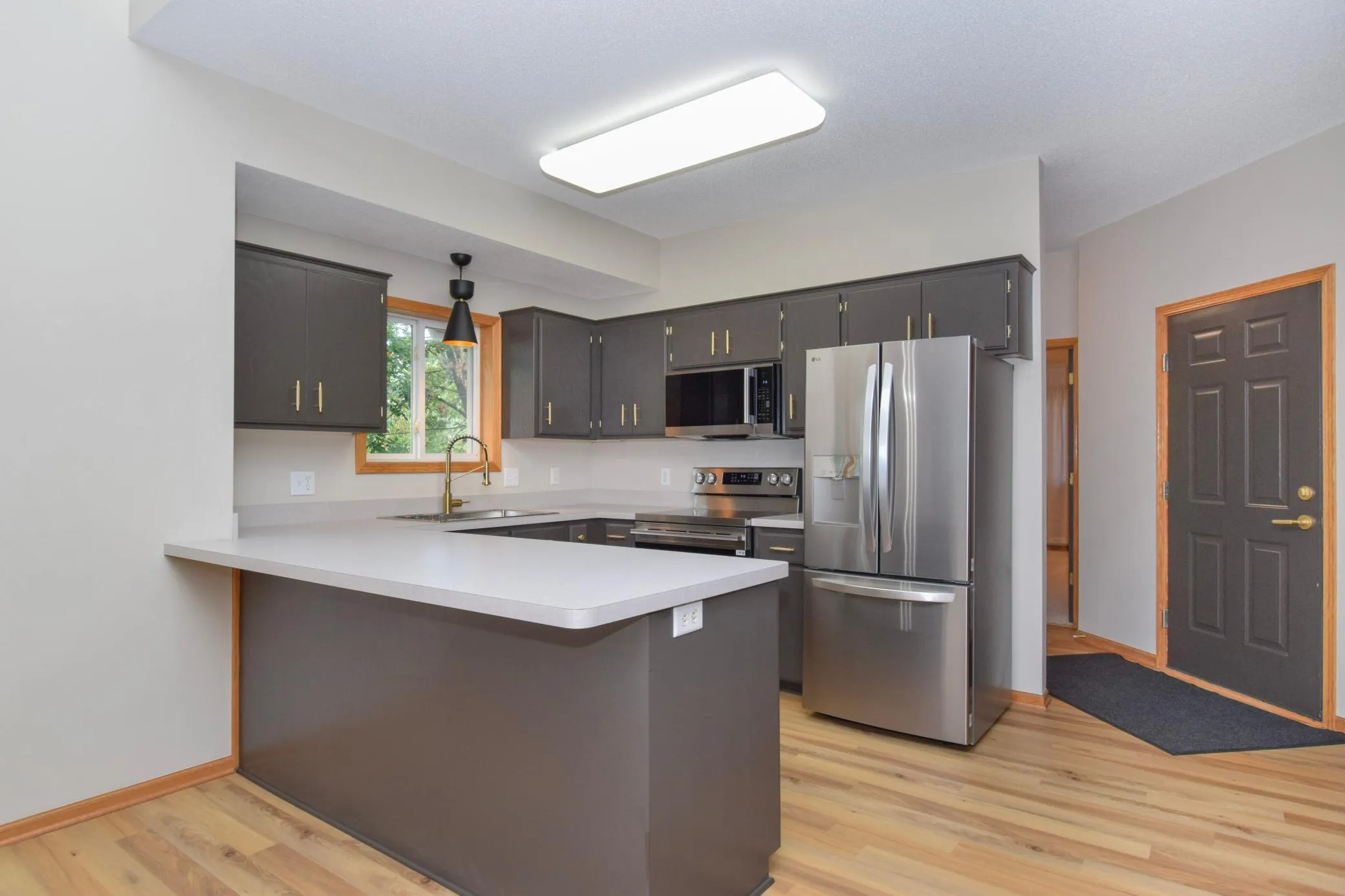 Photo 6 of 1010 18th Se Avenue