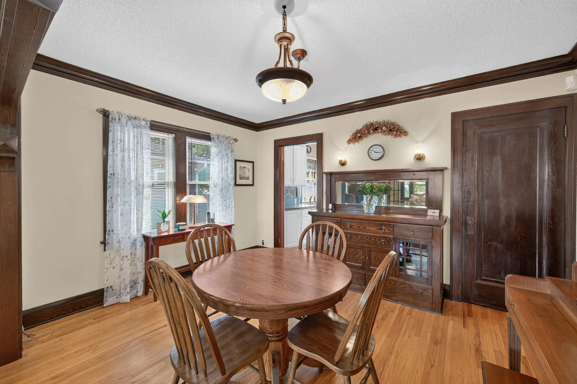 Photo 15 of 953 Hall Avenue