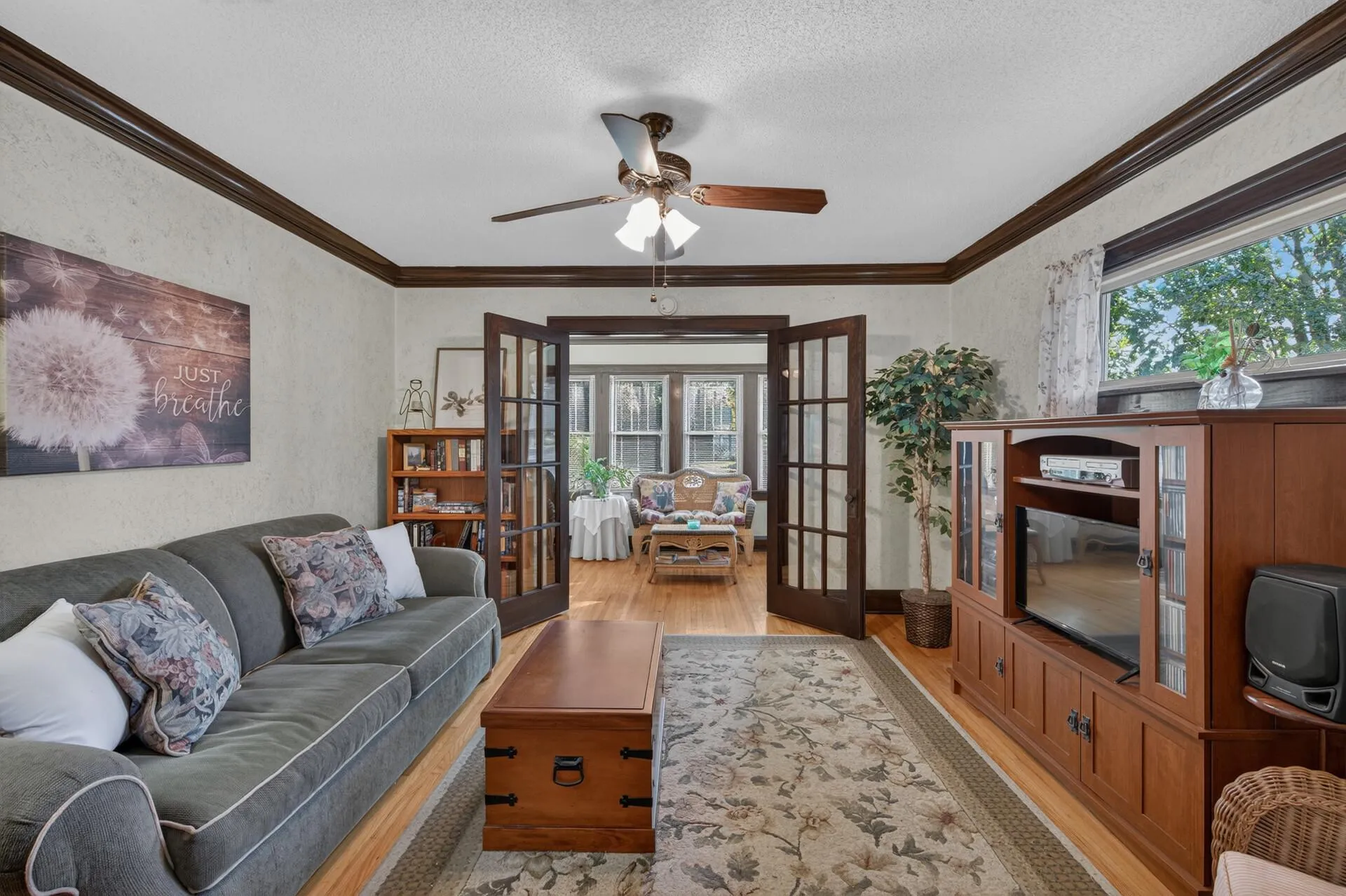 Photo 12 of 953 Hall Avenue