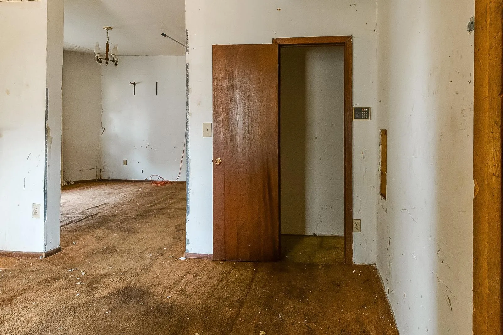 Photo 17 of 677 Sims Avenue