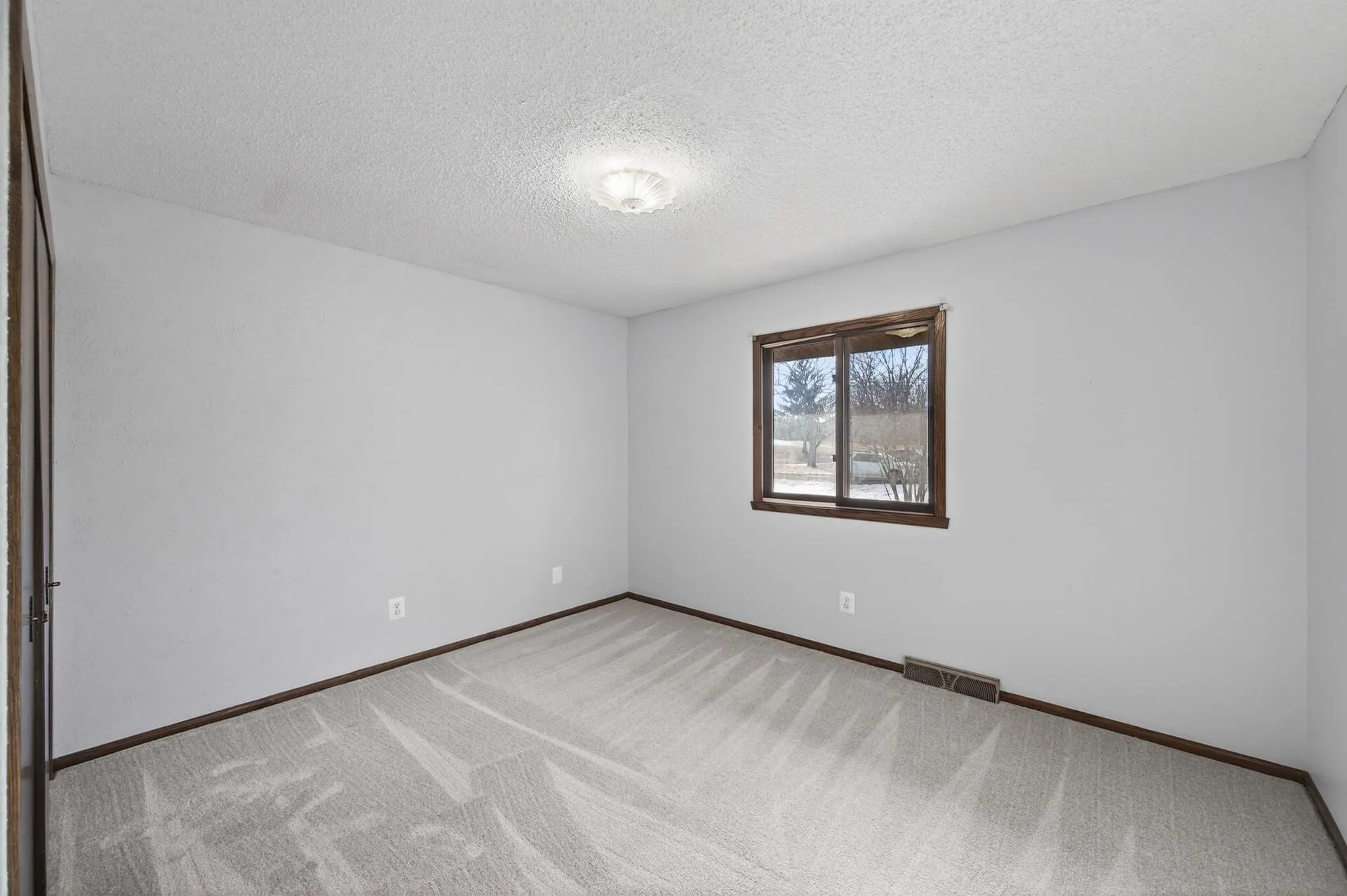 Photo 16 of 21306 Heath N Avenue