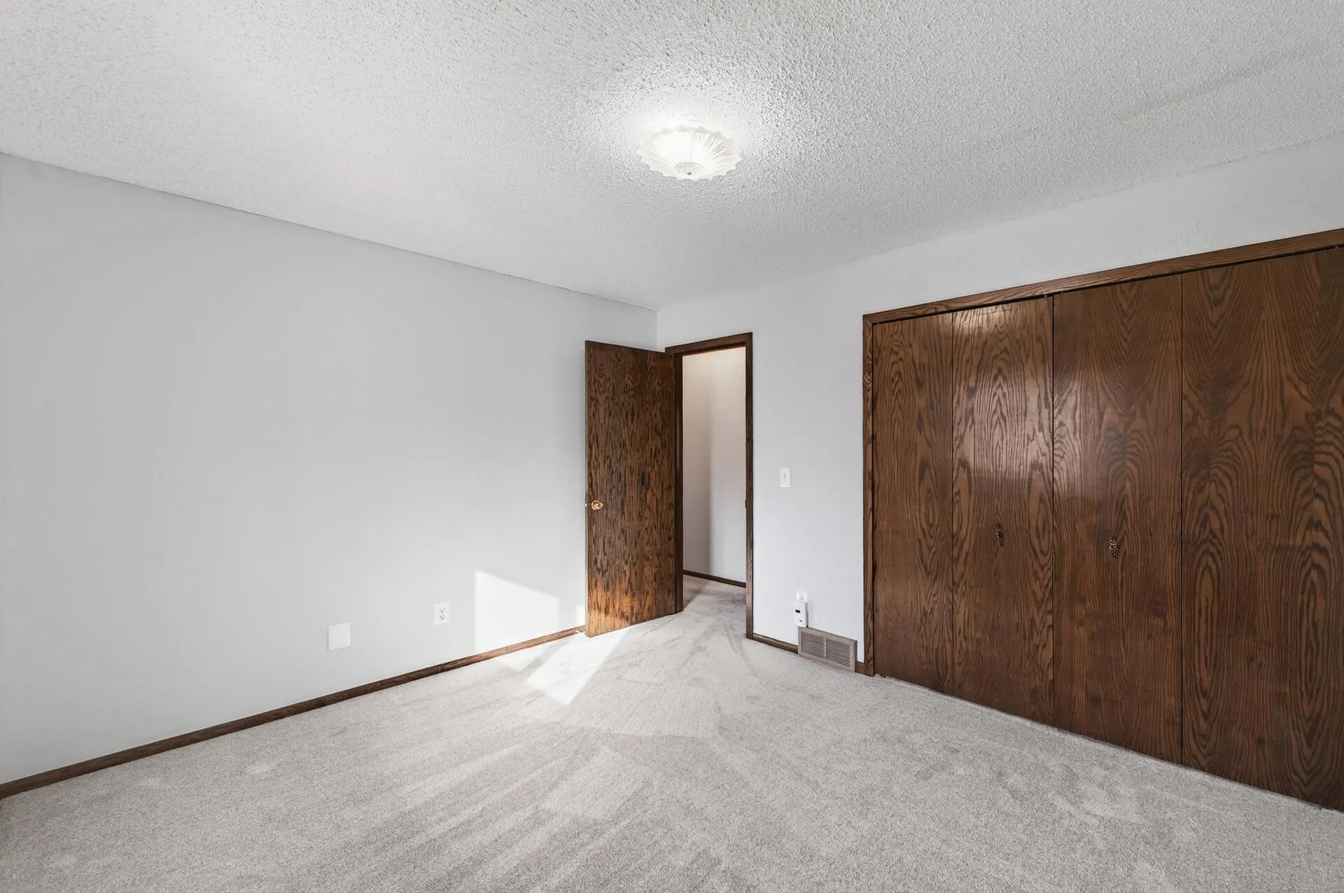 Photo 17 of 21306 Heath N Avenue