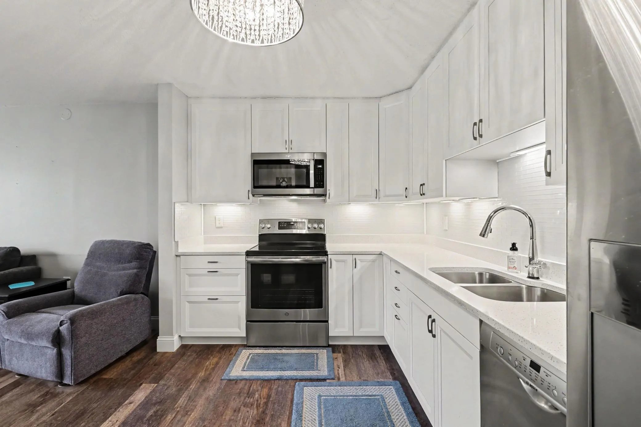 Photo 5 of 6500 Woodlake Drive Unit 506