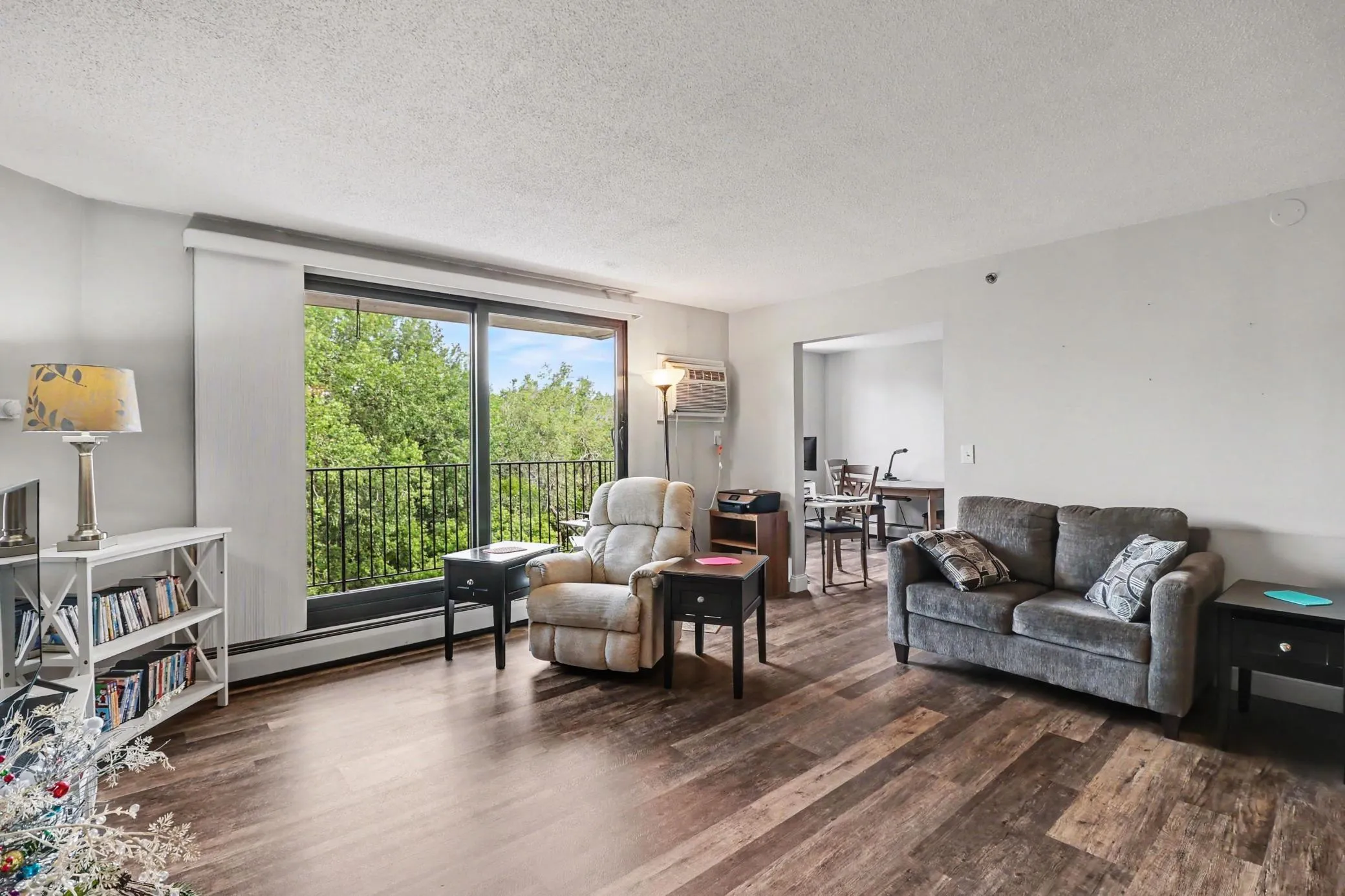 Photo 4 of 6500 Woodlake Drive Unit 506