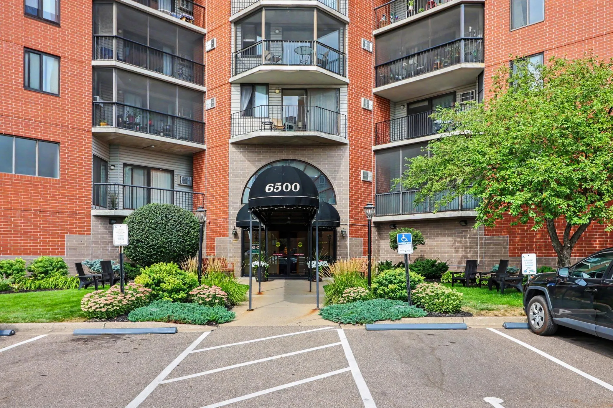 Photo 2 of 6500 Woodlake Drive Unit 506
