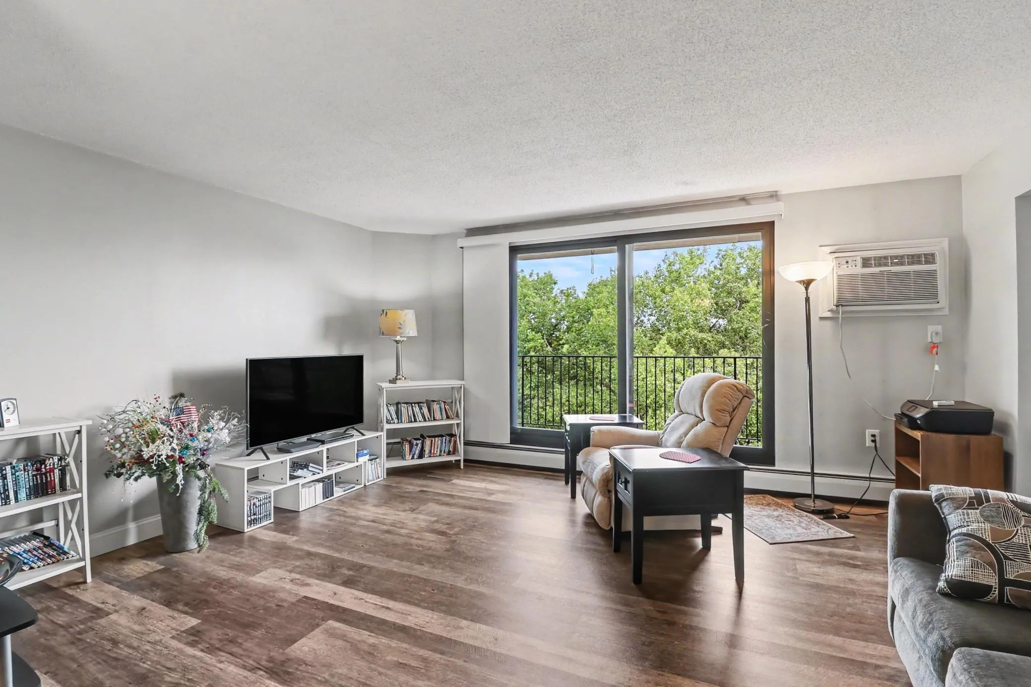 Photo 3 of 6500 Woodlake Drive Unit 506