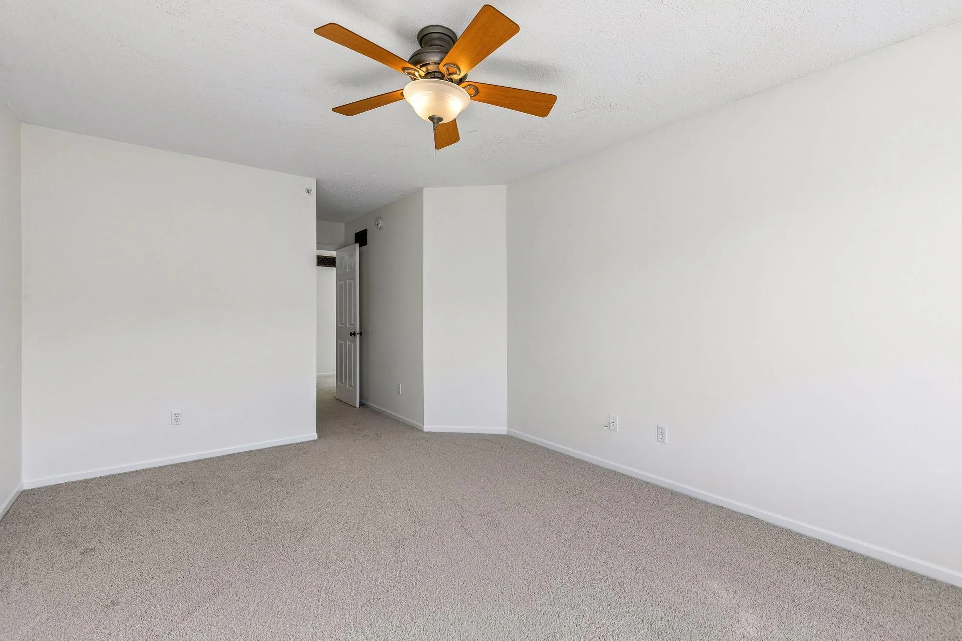 Photo 30 of 7614 Southridge Lane
