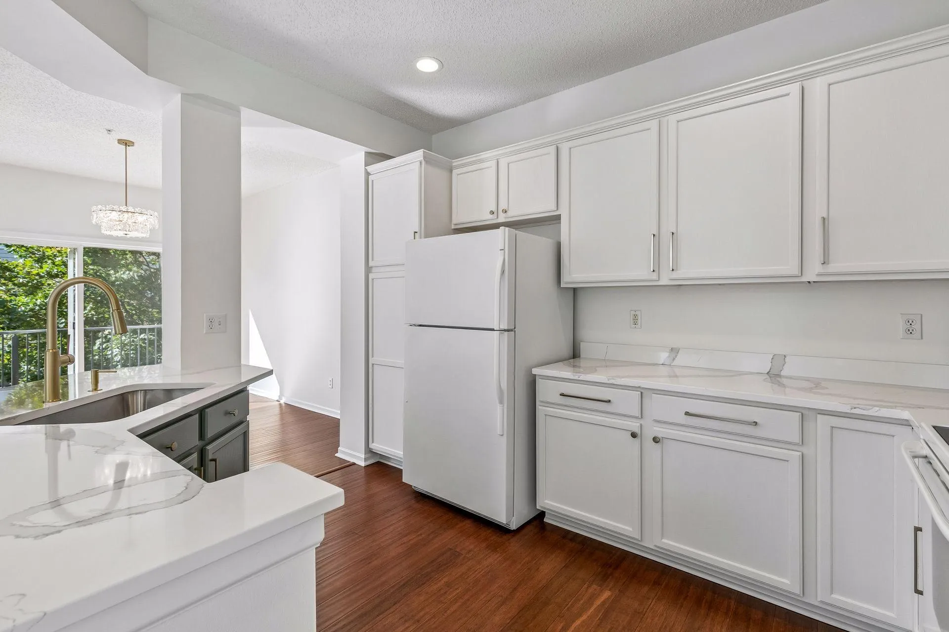 Photo 7 of 7614 Southridge Lane