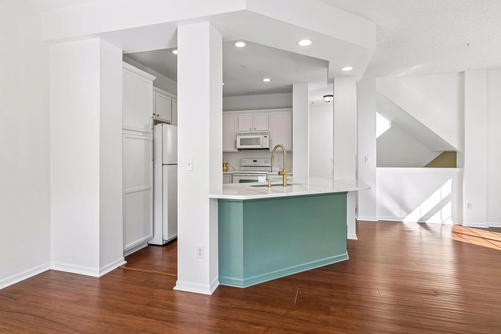 Photo 8 of 7614 Southridge Lane