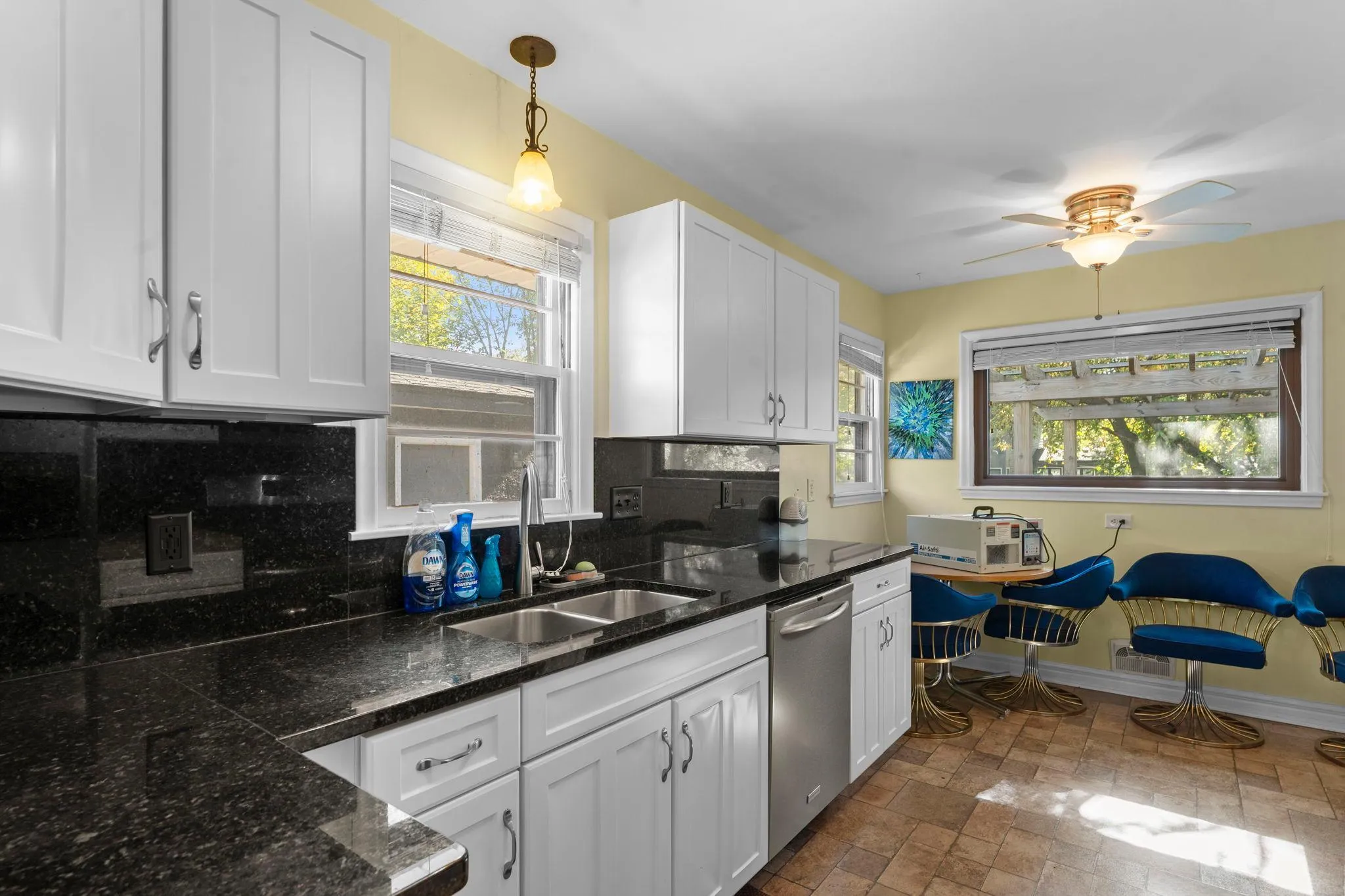Photo 5 of 806 89th Ne Avenue