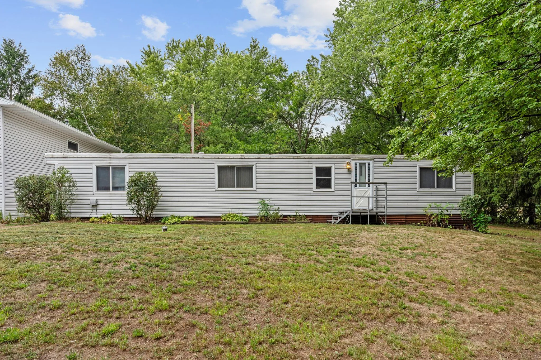 Photo 6 of 8389 Odell Ne Avenue