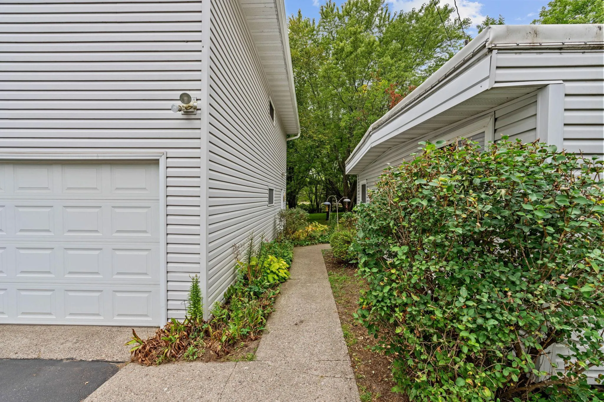 Photo 9 of 8389 Odell Ne Avenue