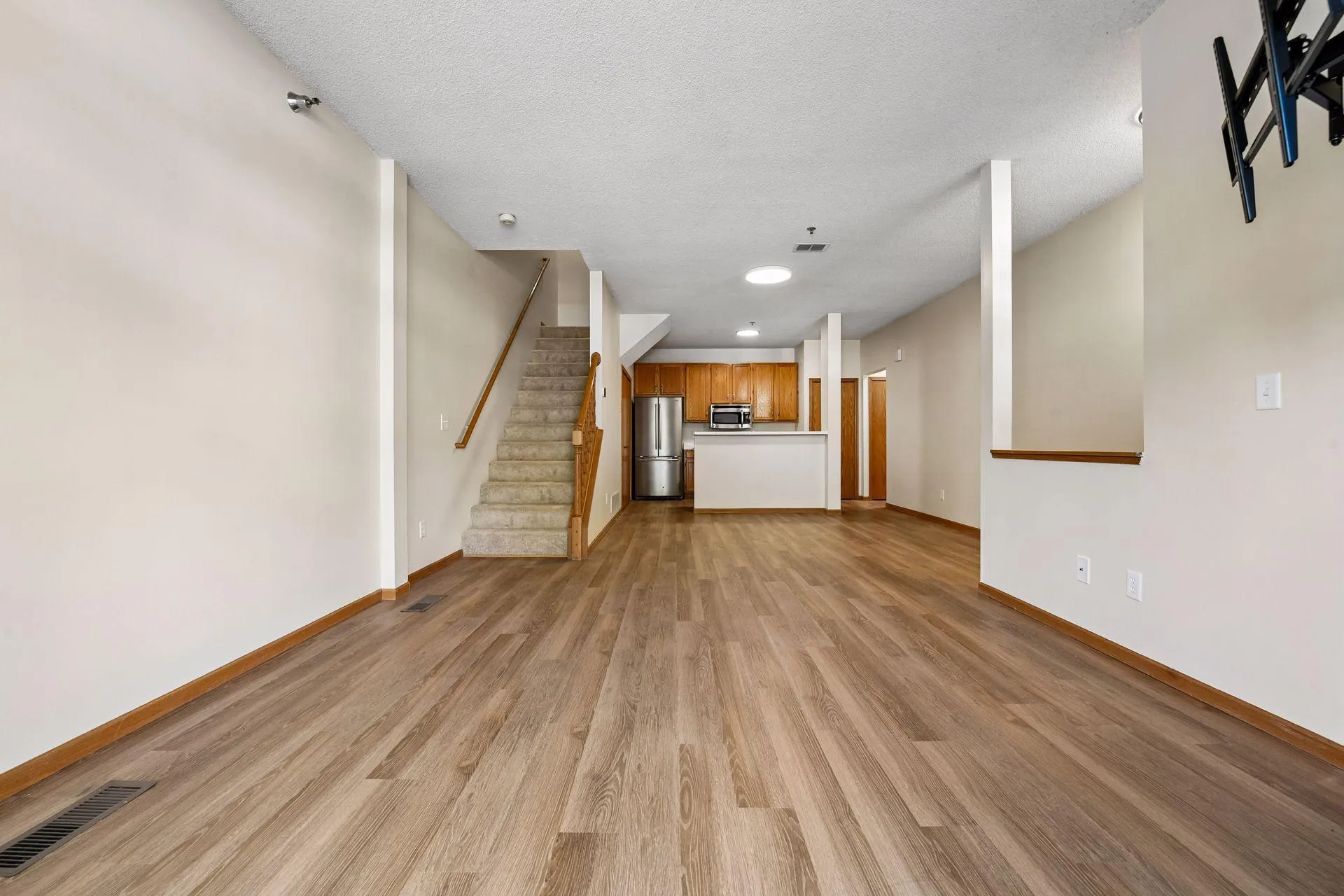 Photo 10 of 13511 Carmody Drive