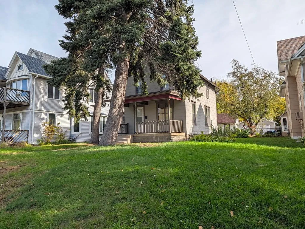 Photo 2 of 743 Fillmore Ne Street