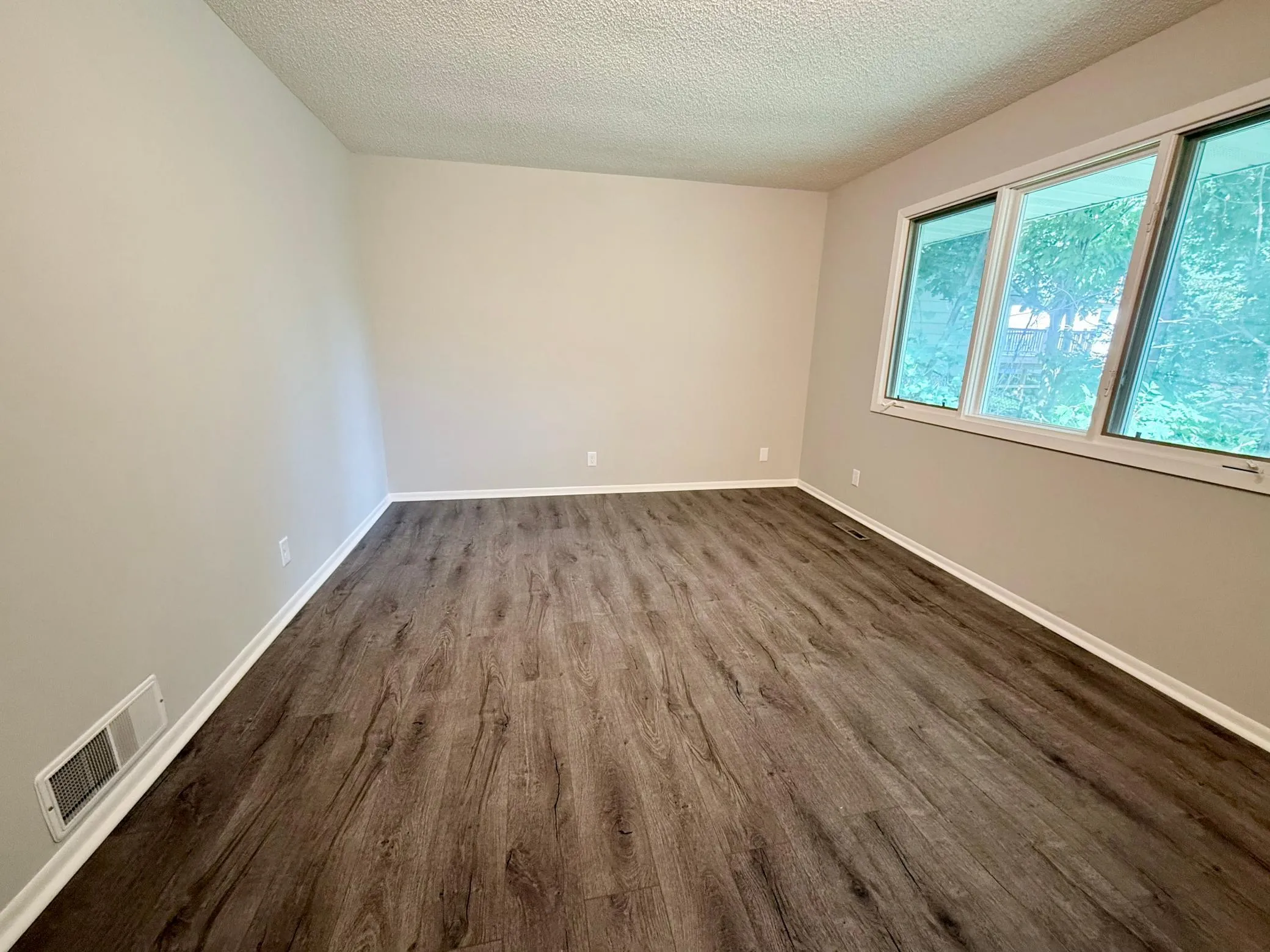 Photo 12 of 5224 Seabury Road