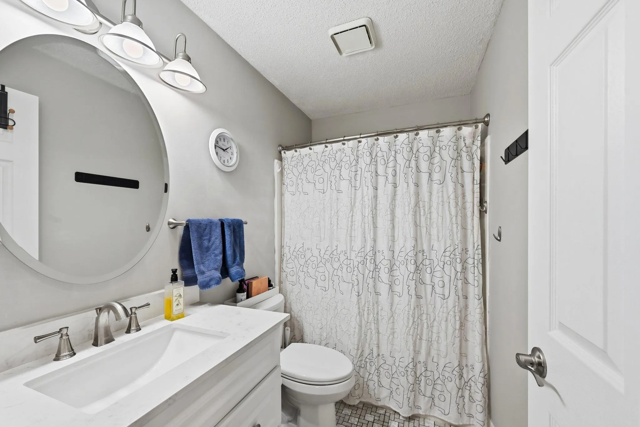 Photo 21 of 999 41st Ne Avenue Unit 210