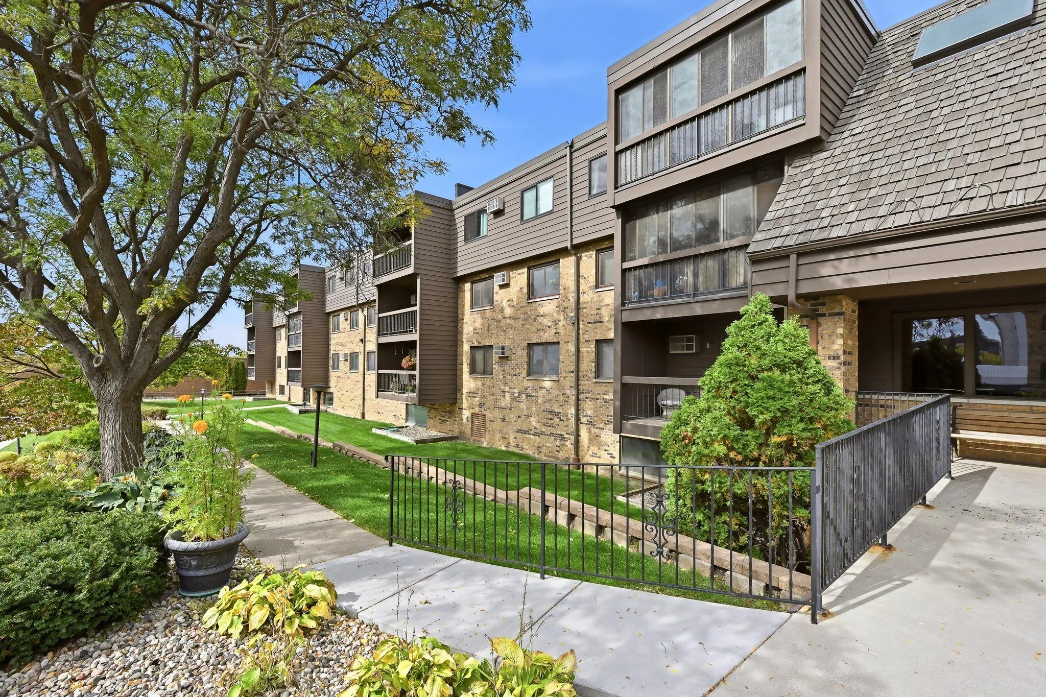 Photo 6 of 999 41st Ne Avenue Unit 210