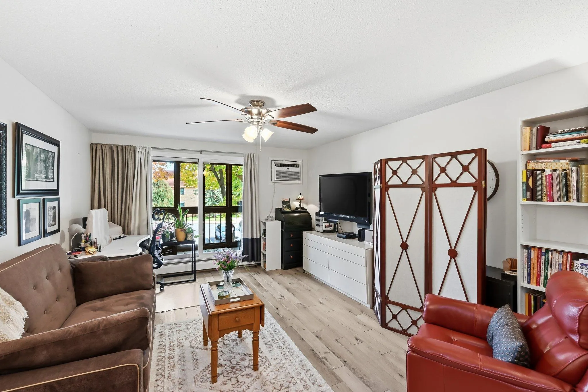 Photo 8 of 999 41st Ne Avenue Unit 210