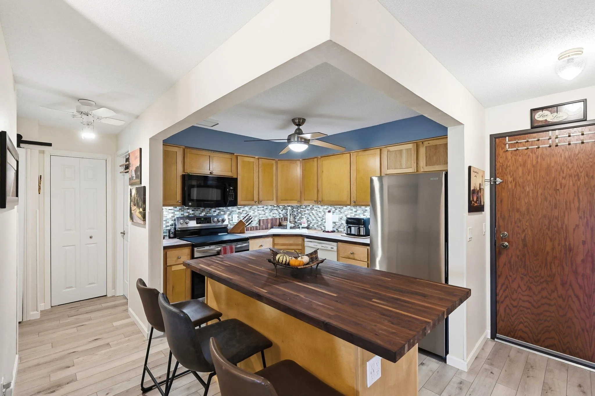 Photo 14 of 999 41st Ne Avenue Unit 210