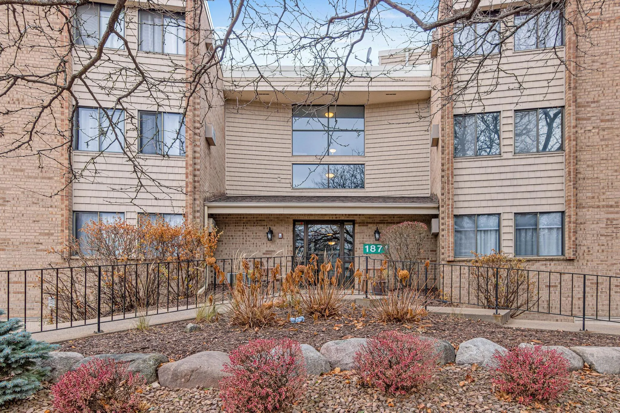 Photo 37 of 1871 Silver Bell Road Unit 309