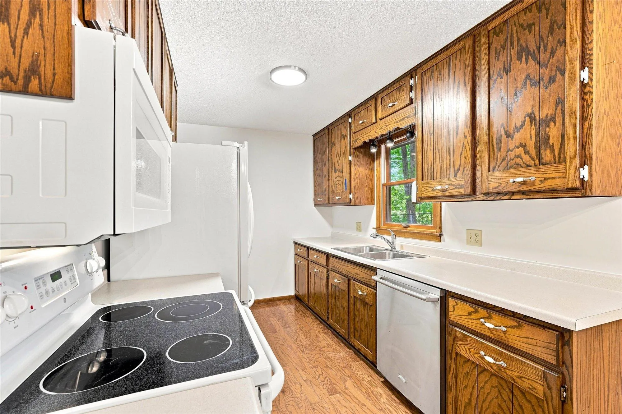 Photo 9 of 1339 Oak Street